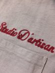 画像7: STUDIO D'ARTISAN ダルチ - 吊り編みP付き刺繍半袖Tシャツ　グレイ