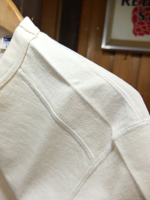 画像: PHERROW'S フェローズ - Vガゼット付きプレーンTシャツ　オートミール　【MADE IN JAPAN】