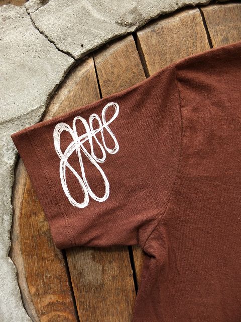 画像: GOHEMP ART LABO ゴーヘンプ - "ある村の話" by BeBe S/SL TEE　COFFEE BROWN