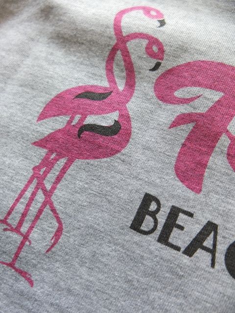 画像: PHERROW'S フェローズ - ”Flamingo BEACH HOUSE”プリントＴシャツ　杢グレー×ブラック